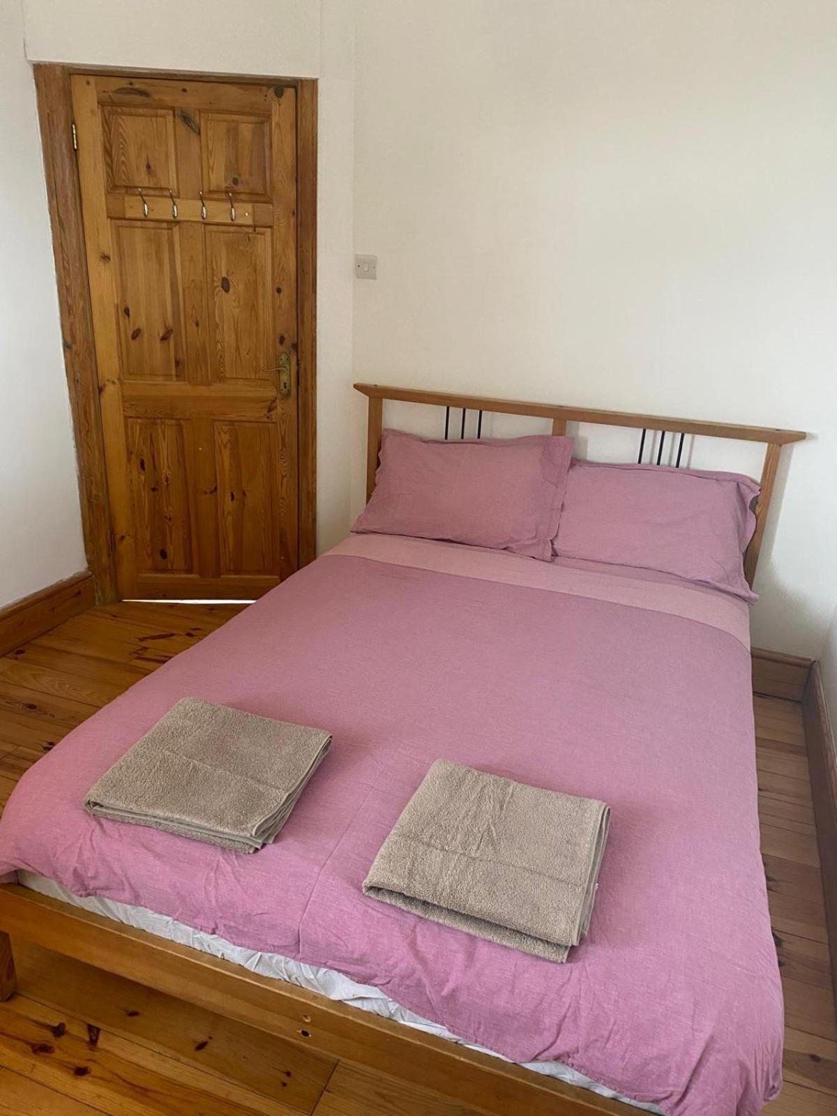 Lovely Rooms In West London Northolt  Экстерьер фото