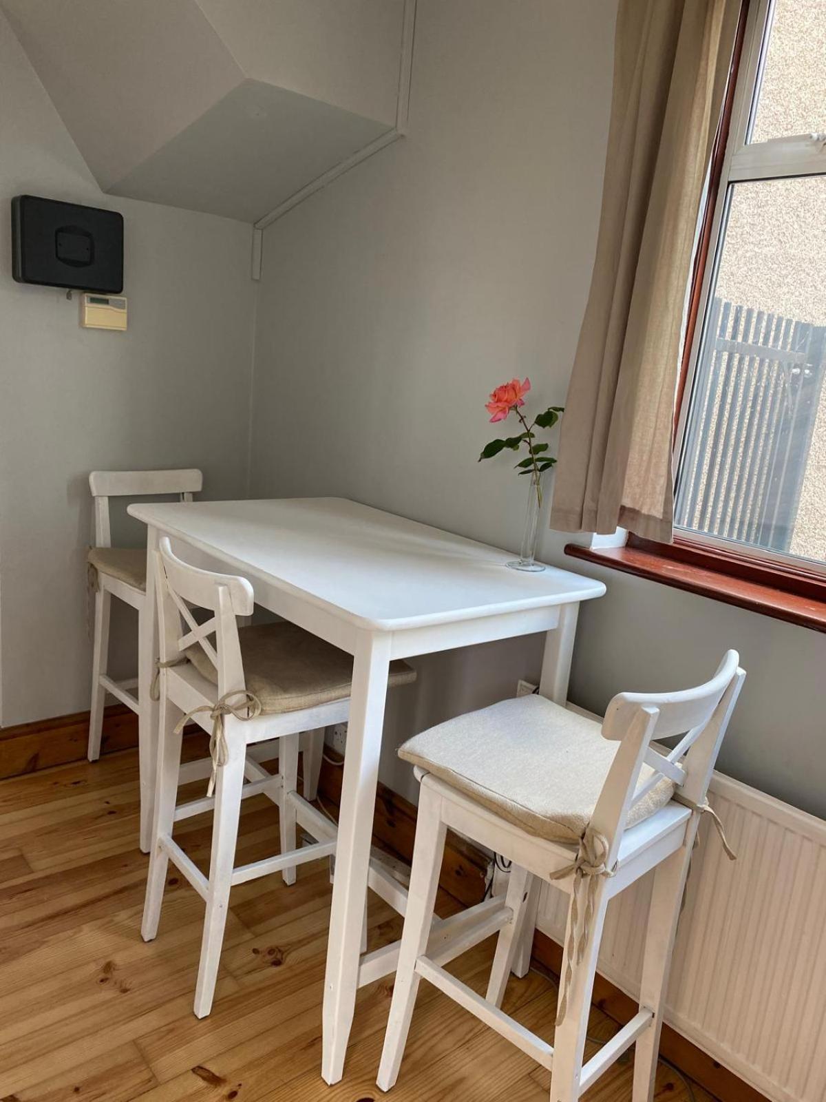 Lovely Rooms In West London Northolt  Экстерьер фото